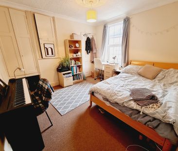 8 Bed Student Accommodation - Photo 6