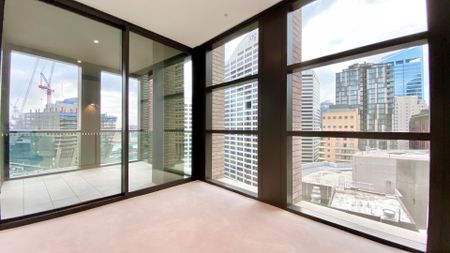 Level 25 Luxury three bedroom penthouse with beautiful harbour view for rent - Photo 3