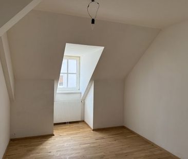 Helle 2-Zimmer Dachgeschosswohnung in Krems-Zentrum - Foto 2