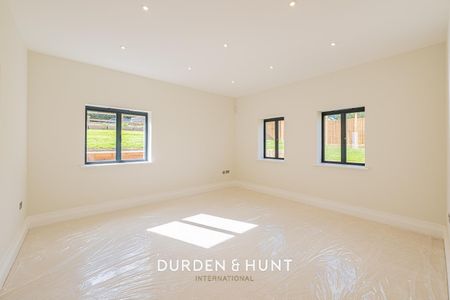 Mott Street, Loughton - Photo 3