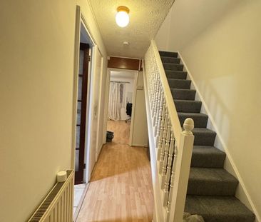 3 Bed Maisonette, Barnardo Drive, IG6 - Photo 3