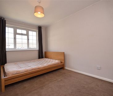 6, Hough End Gardens, Leeds, West Yorkshire, LS13 4HJ - Photo 1