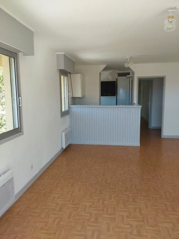 Location Appartement 3 pièces 74m² NARBONNE 11100 - Photo 2