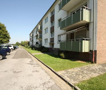 Achtung -2 Zimmer Erdgeschosswohnung mit Balkon ab 16.03 - Photo 1