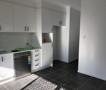 2 Bedroom Dualocc RENT TO INCREASE TO $480PW FROM 19/9/26 - Photo 1