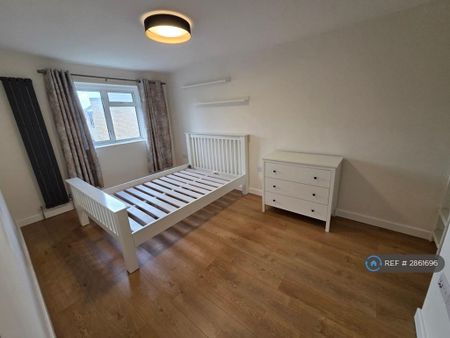 3 bedroom terraced house to rent - Photo 2