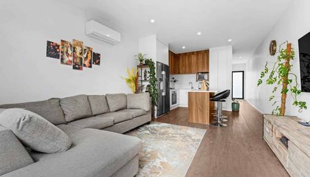 3 BEDROOM - 2 BATHROOM - MODERN LIVING - Photo 3