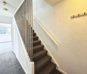 2 bedroom maisonette to rent - Photo 4