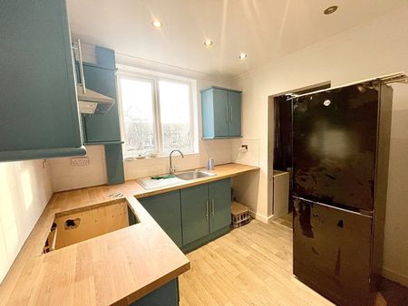 Baildon, West Yorkshire, Shipley - Photo 3