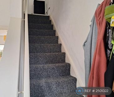 2 bedroom terraced house to rent - Photo 4