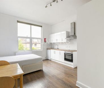 Studio to rent - Photo 2