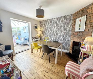 4 bedroom semi-detached house to rent - Photo 2