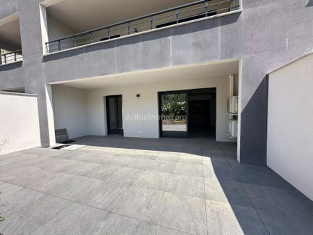 Location Appartement 2 pièces 45 m2 à Ajaccio - Photo 2