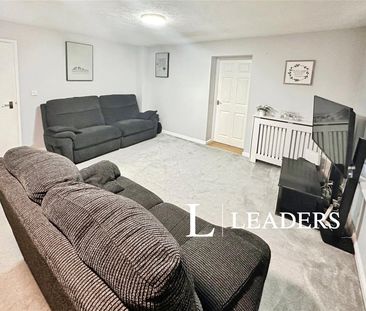 3 bedroom house to rent Ovaldene Way, ST4 - Photo 4