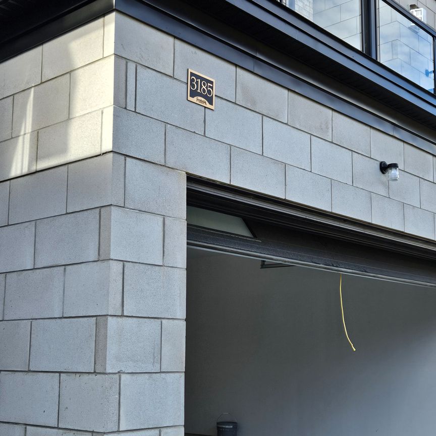 For Lease - 3185 SIXTH LINE Lane Unit# 18 B, Oakville, Ontario - Photo 1