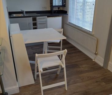 Studio Flat, Pointout Road, SO16 - Photo 5