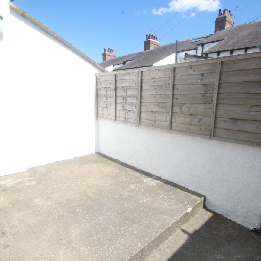 2 bedroom terraced house to rent - Photo 1