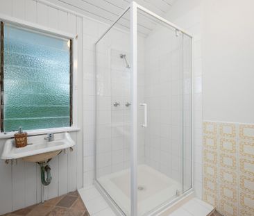 Spacious Character-Filled Apartment in a Peaceful Greenslopes Setting - Photo 4