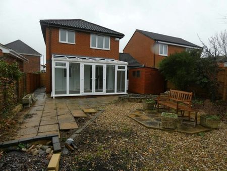 Detached house to rent on - Photo 4