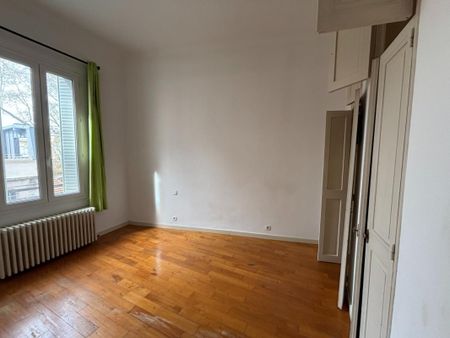 Location Appartement 5 pièces 127m² AVIGNON 84000 - Photo 4