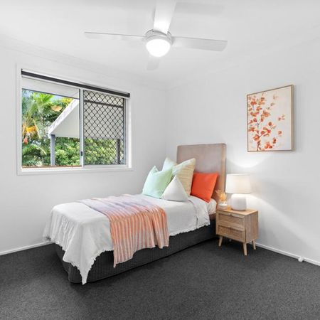 4 BEDROOM HOME PLUS STUDY - Photo 5