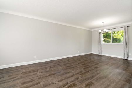 3Bed/1Bath Semi-Detached - Photo 4