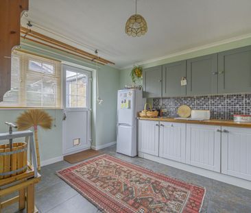 3 Bedroom - Photo 4