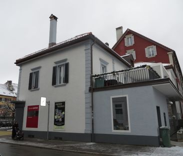 Charmant appartement mansardé de 3,5 pièces dans un petit immeuble. - Photo 2