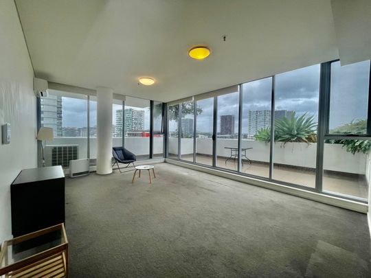 Spacious 2 bedroom apartment with City Views in Emerald Park - Photo 1