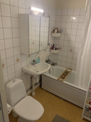 Västerås - 1rok - 5mån - 6.443kr/mån - Foto 2