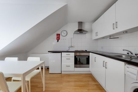 1 Bed Flat, Wickham Road, SE4 - Photo 2