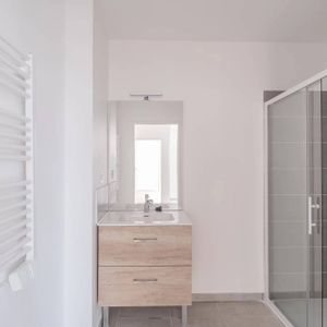 Rental Apartment Bordeaux Saint-Jean - Photo 2