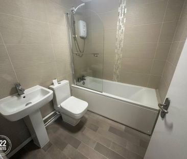 Earle Street - Newton-Le-Willows - WA12 - Photo 2