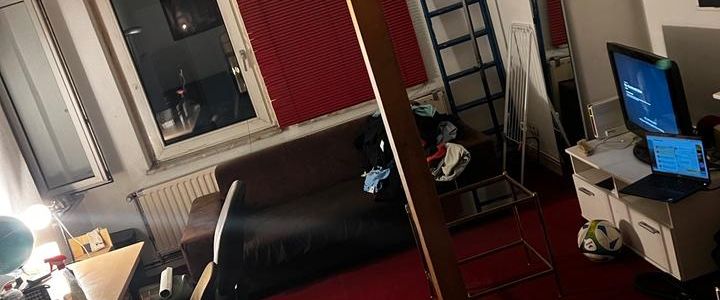 Großes Möbliertes WG-Zimmer in zentraler Lage ab sofort - Photo 1