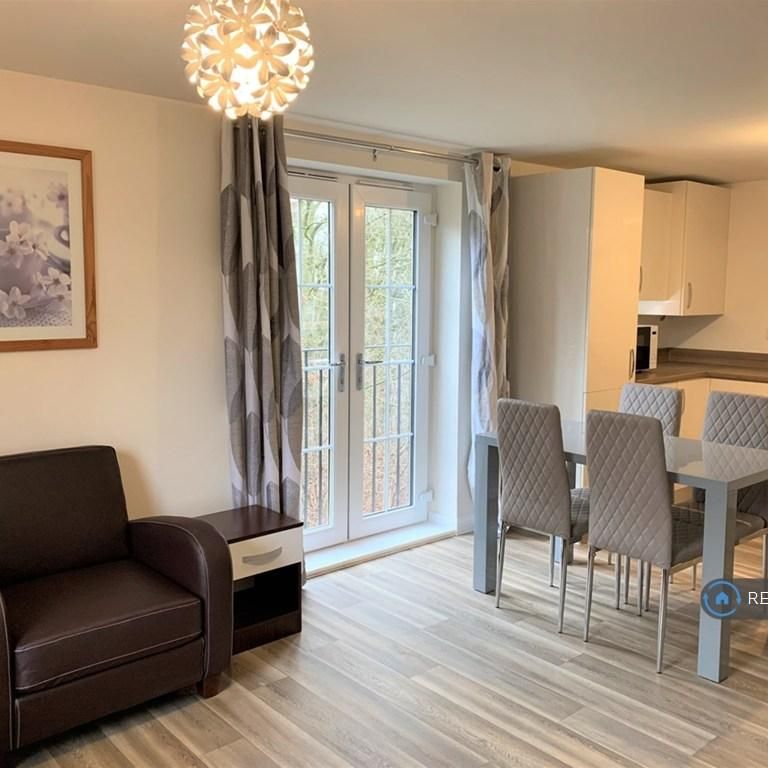 2 bedroom flat to rent - Photo 1