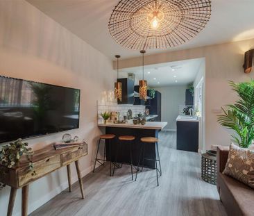 1 bedroom in a house share to rent - Photo 4