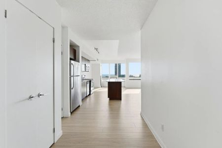 Liberty Towers - 59 East Liberty Street — 2 Bedroom - Photo 5