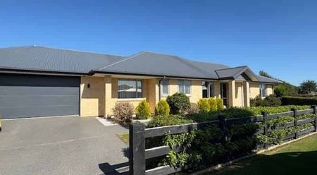 ROLLESTON - 4 BEDROOMS, 2 BATHROOMS, HEATPUMP, DOUBLE GARAGE - Photo 5