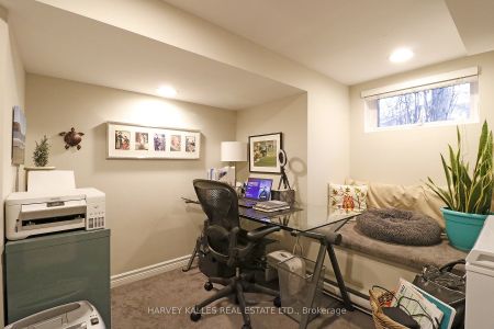 Detached Home For Lease | C8125548 - Photo 4