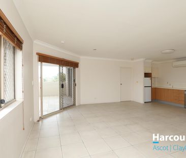 Spacious Two Bedroom Apartment - Photo 1