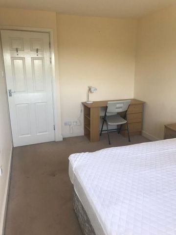 4 bedroom terraced house to rent - Photo 2