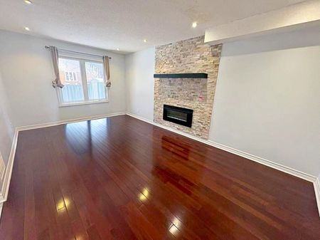 For Lease - 90 Penny Crescent, Markham, Ontario - Photo 4