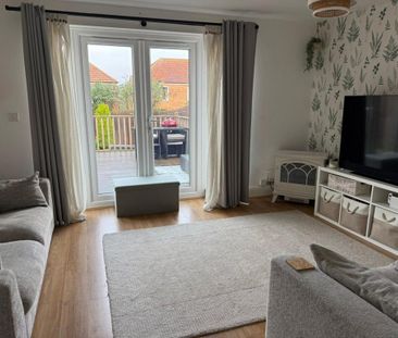 3 bedroom semi-detached house to rent - Photo 4