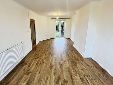 3 bedroom semi-detached house to rent - Photo 4