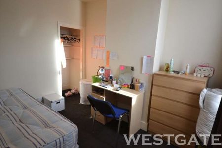 6 Bed - Grange Avenue, Uni Area - Photo 3