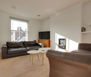 3 bedroom flat to rent - Photo 2