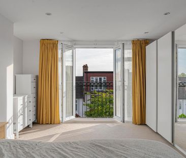 4 bedroom terraced house to rent - Photo 3