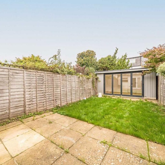 3 bedroom terraced house to rent - Photo 1