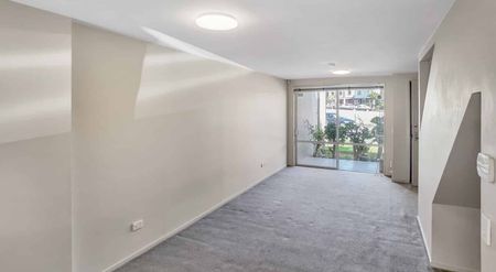 East Tamaki - The 2 bedrooms family home - Photo 3