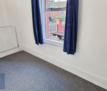 1 bedroom Flat To Let - Photo 1